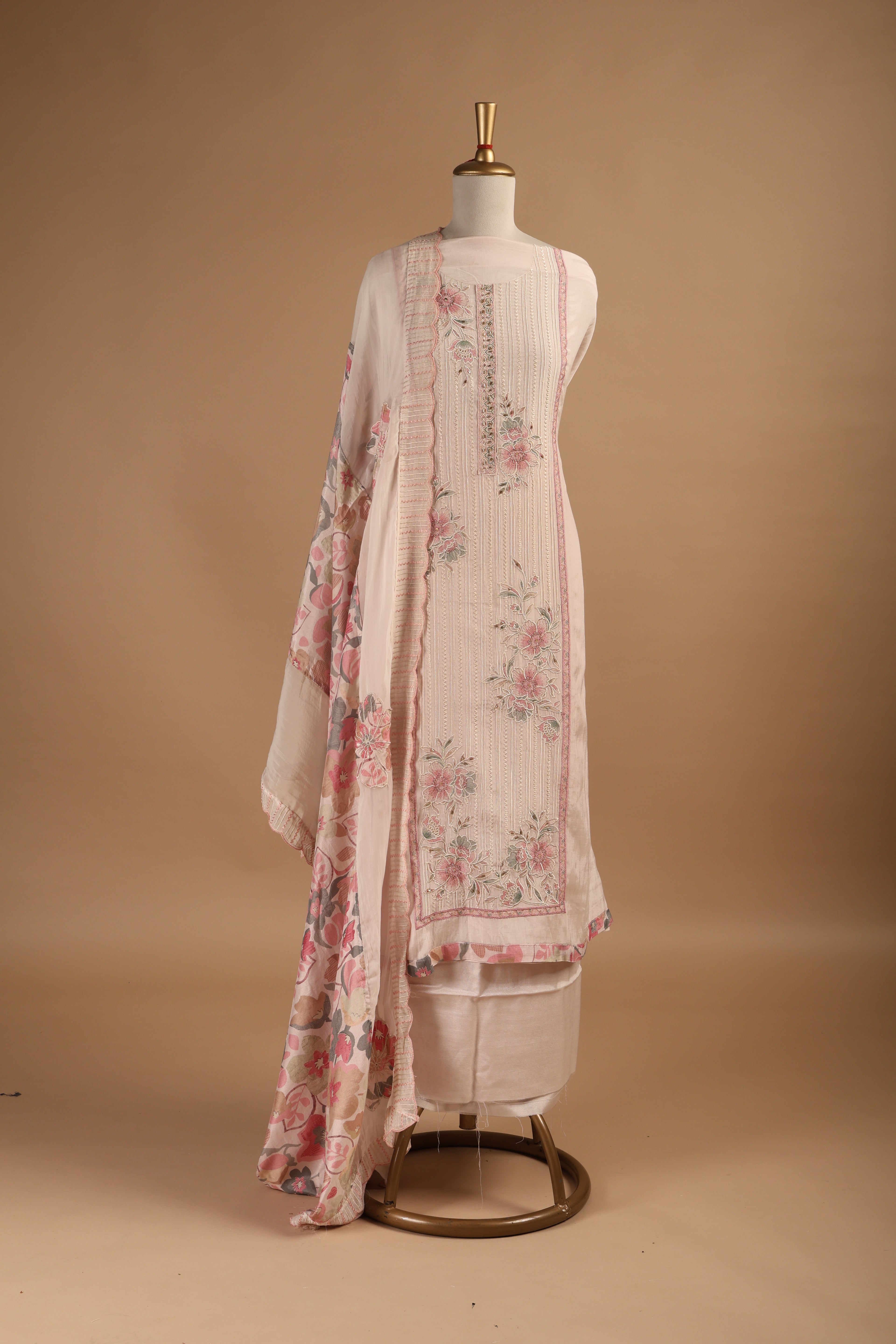 Powder Pink Mul Chanderi Three Piece Suit with Thread Embroidery