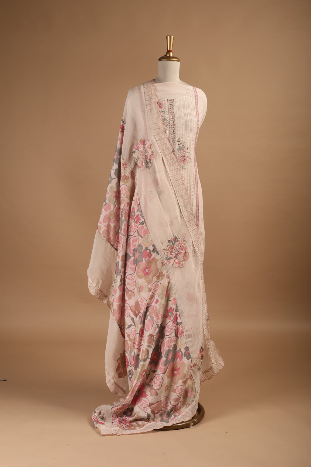 Powder Pink Mul Chanderi Three Piece Suit with Thread Embroidery