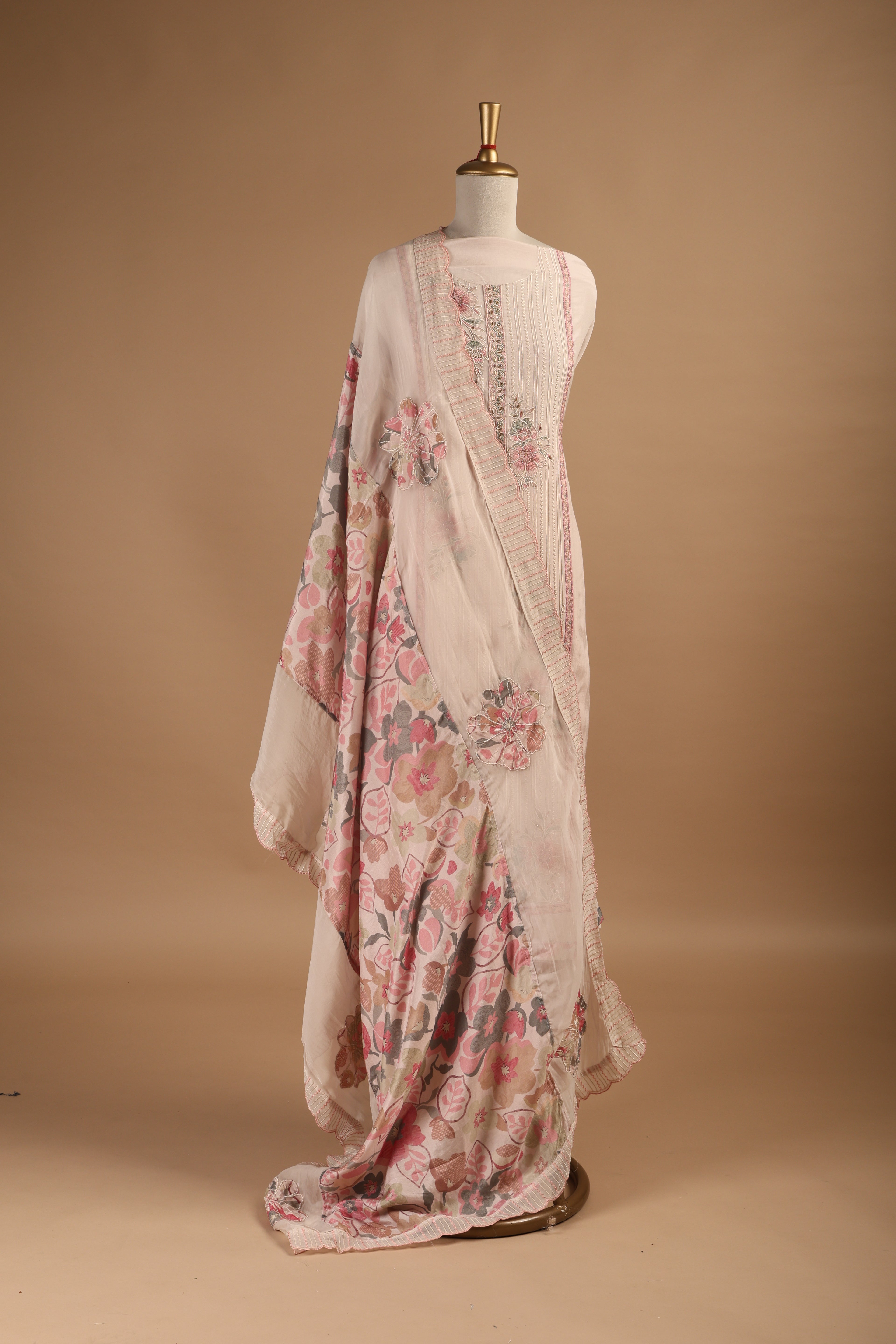 Powder Pink Mul Chanderi Three Piece Suit with Thread Embroidery