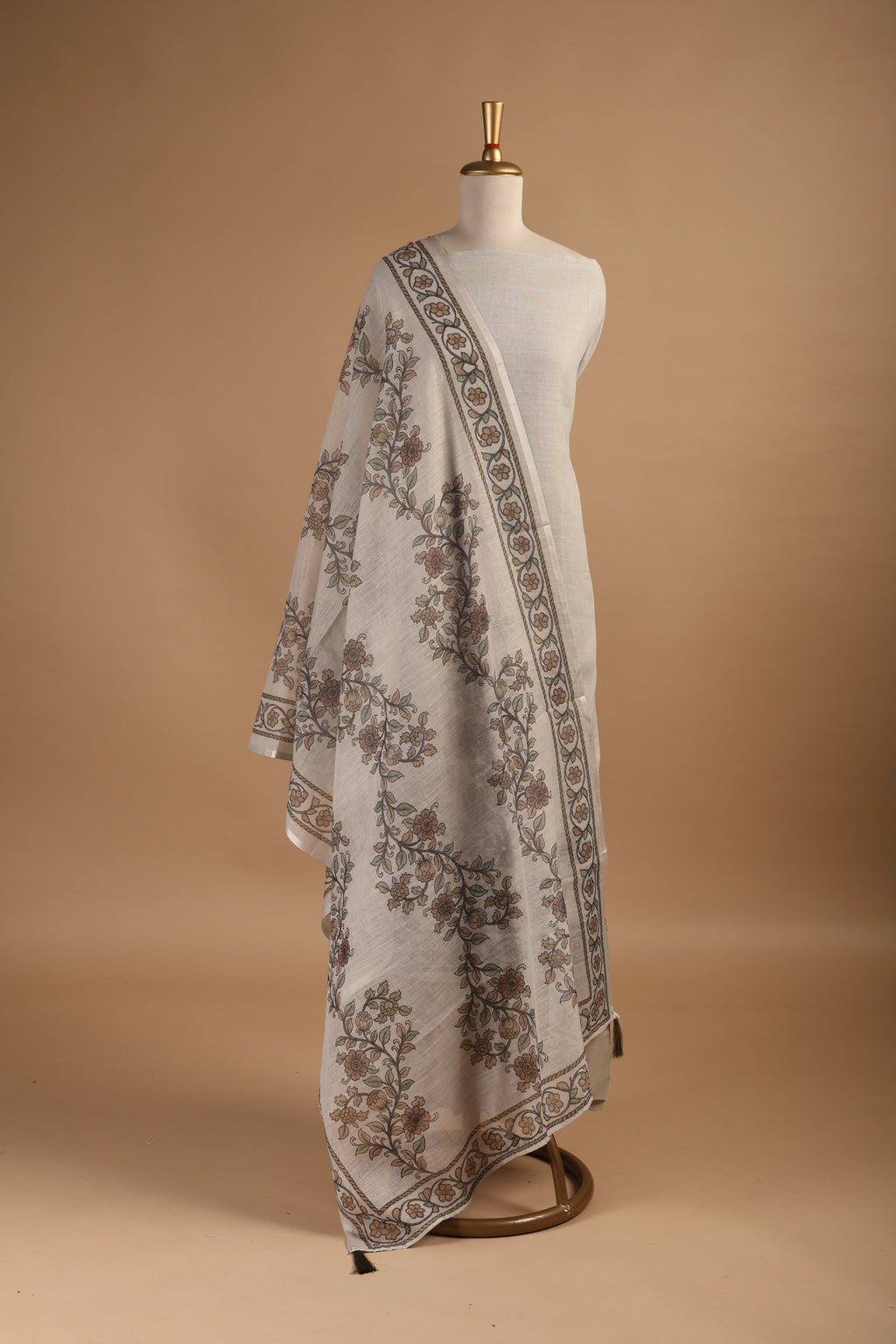 Light beige Digital Printed Linen Suit Set with French Knots & Kantha Highlights