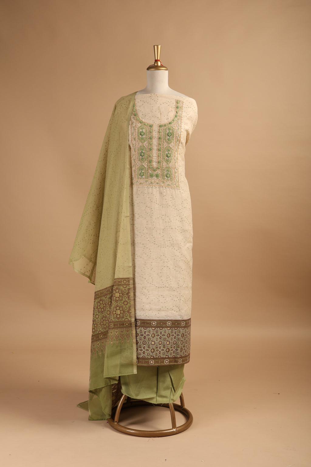 Ivory & Green Jamdani Unstitched Suit Set in Linen with French Knots Embroidery & Digital Print Dupatta
