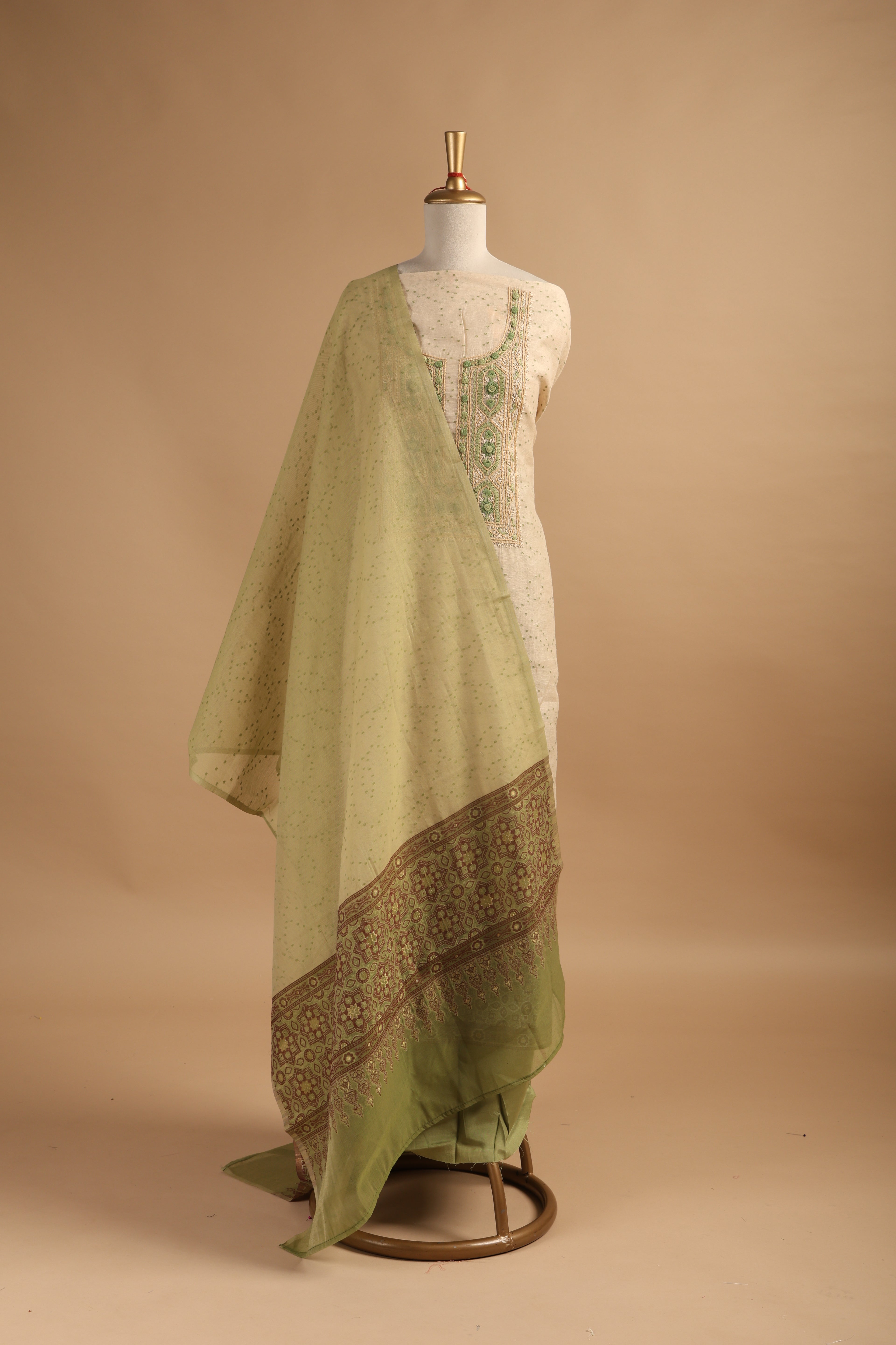 Ivory & Green Jamdani Unstitched Suit Set in Linen with French Knots Embroidery & Digital Print Dupatta