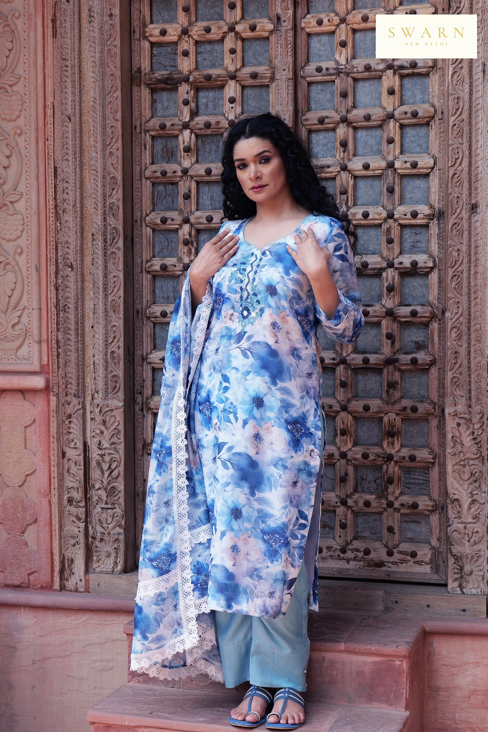 Chanderi Digital Printed Kurta Dupatta Set with Resham Embroidered Neckline – 3 piece